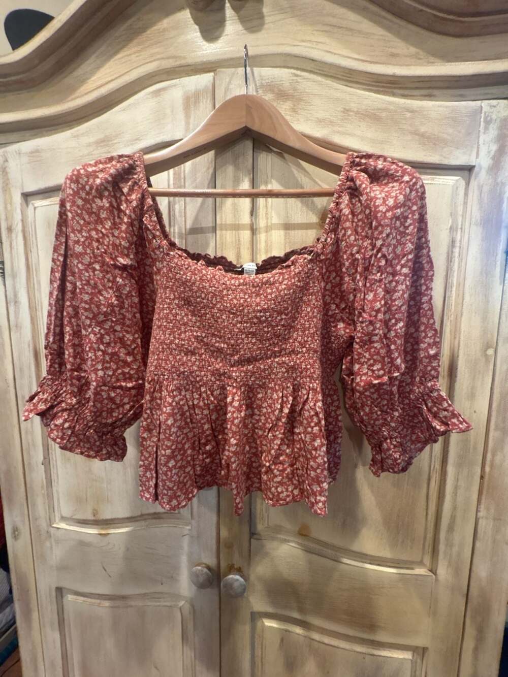 American Eagle Floral Smocked Blouse Size XL Red Peasant Top